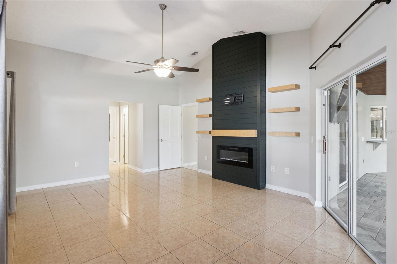 Image 23 of 44 For 1459 Banbury Loop N