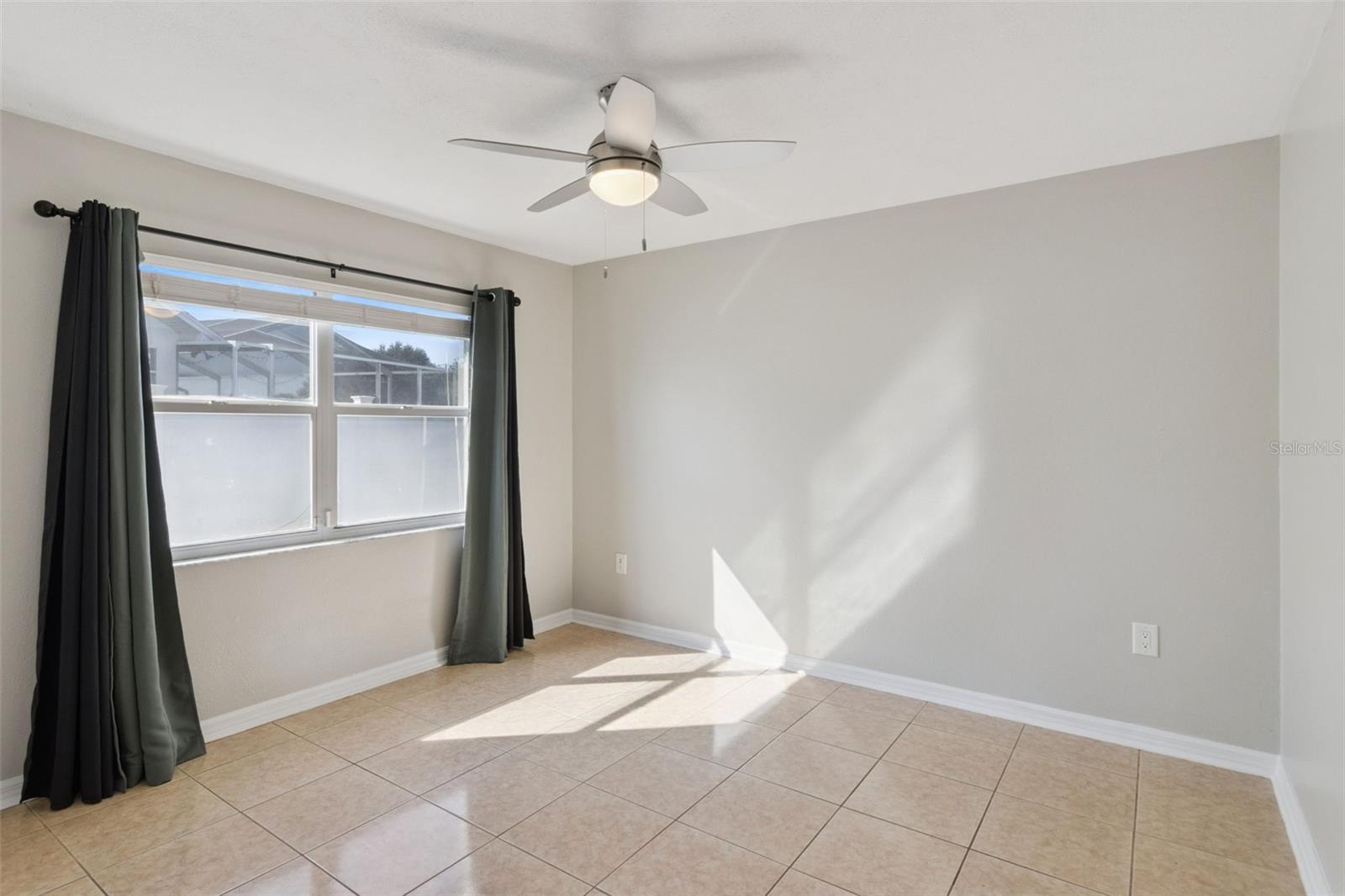 Image 28 of 44 For 1459 Banbury Loop N