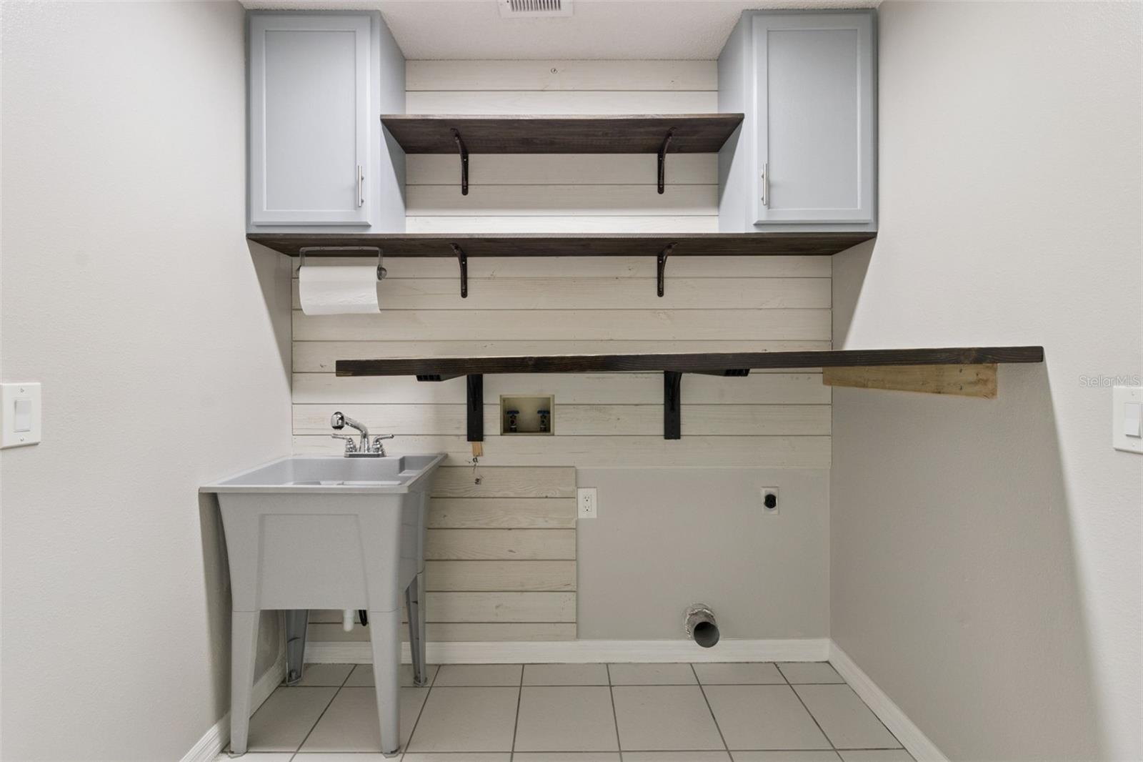 Image 33 of 44 For 1459 Banbury Loop N