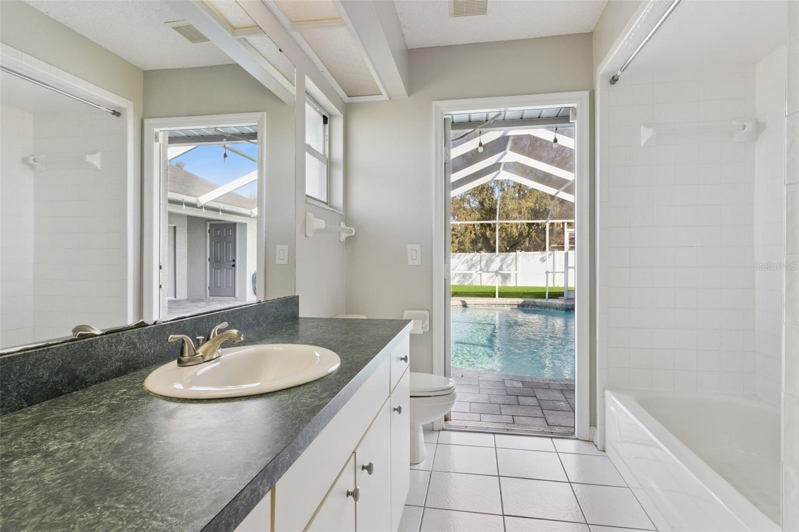 Image 34 of 44 For 1459 Banbury Loop N