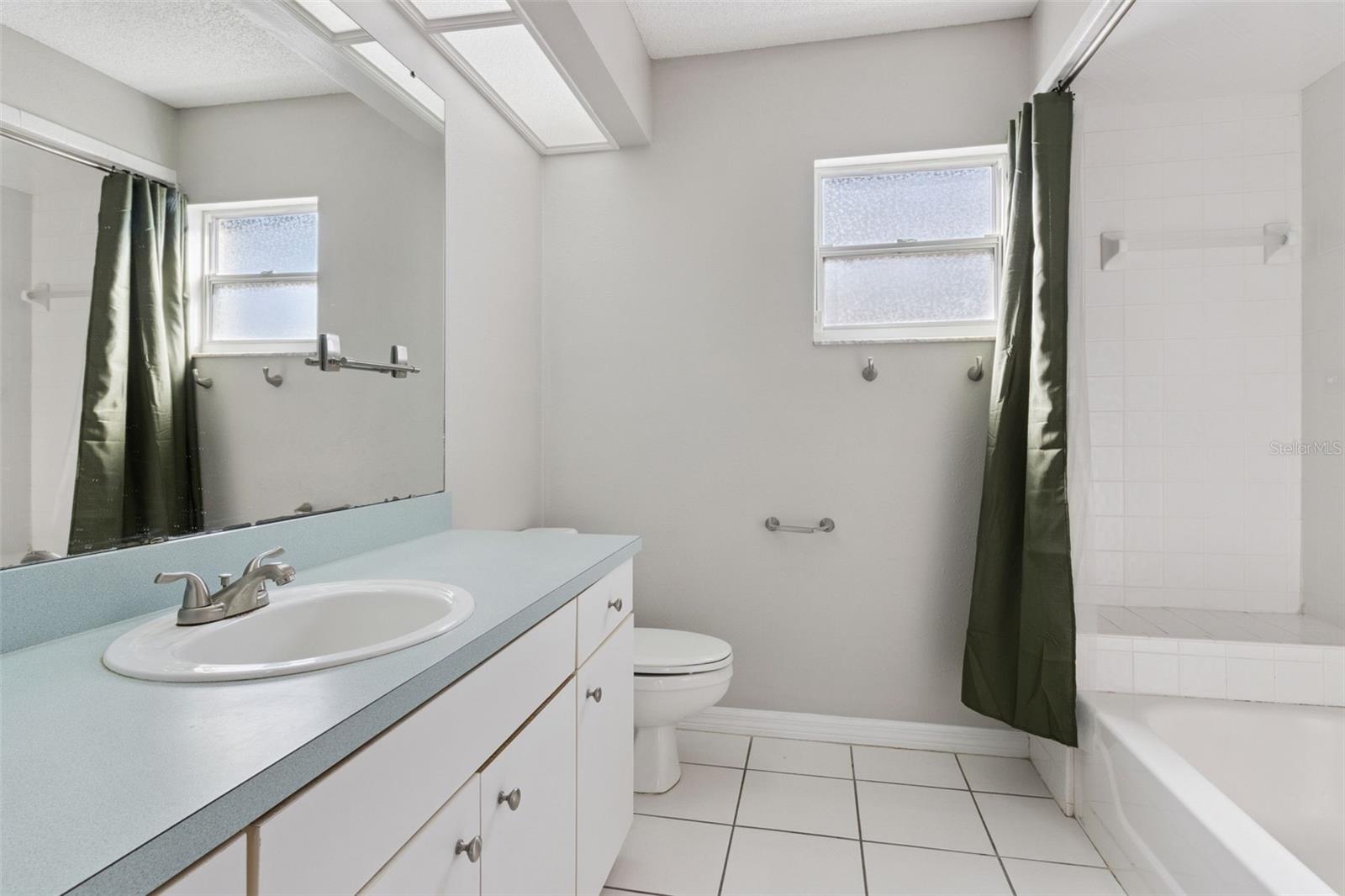 Image 36 of 44 For 1459 Banbury Loop N