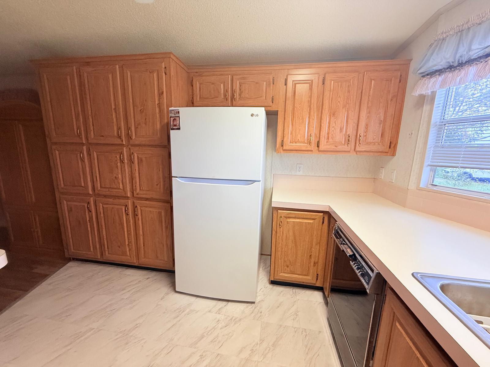 Image 16 of 40 For 220 Ellsworth Drive