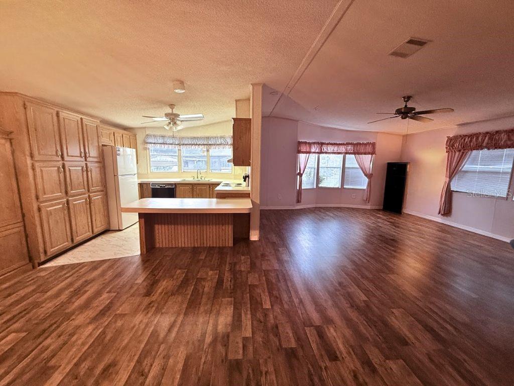 Image 18 of 40 For 220 Ellsworth Drive