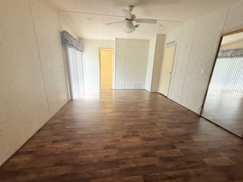 Image 25 of 40 For 220 Ellsworth Drive