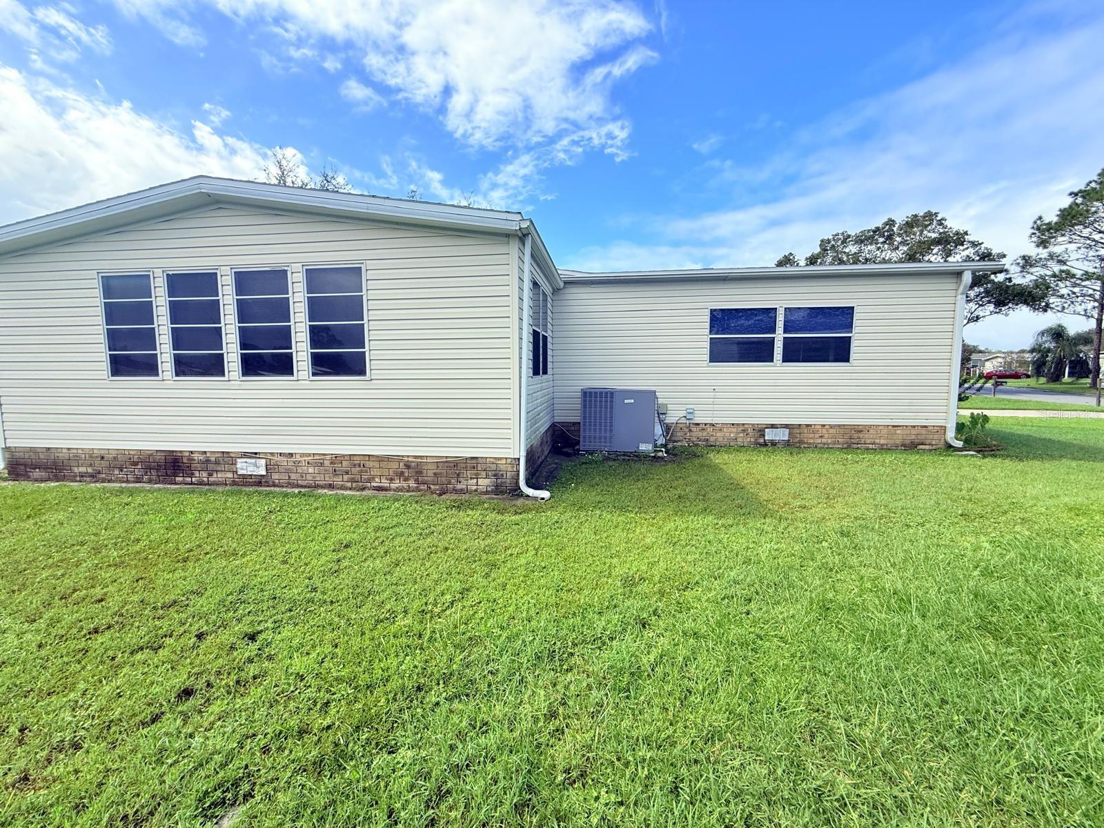 Image 5 of 40 For 220 Ellsworth Drive