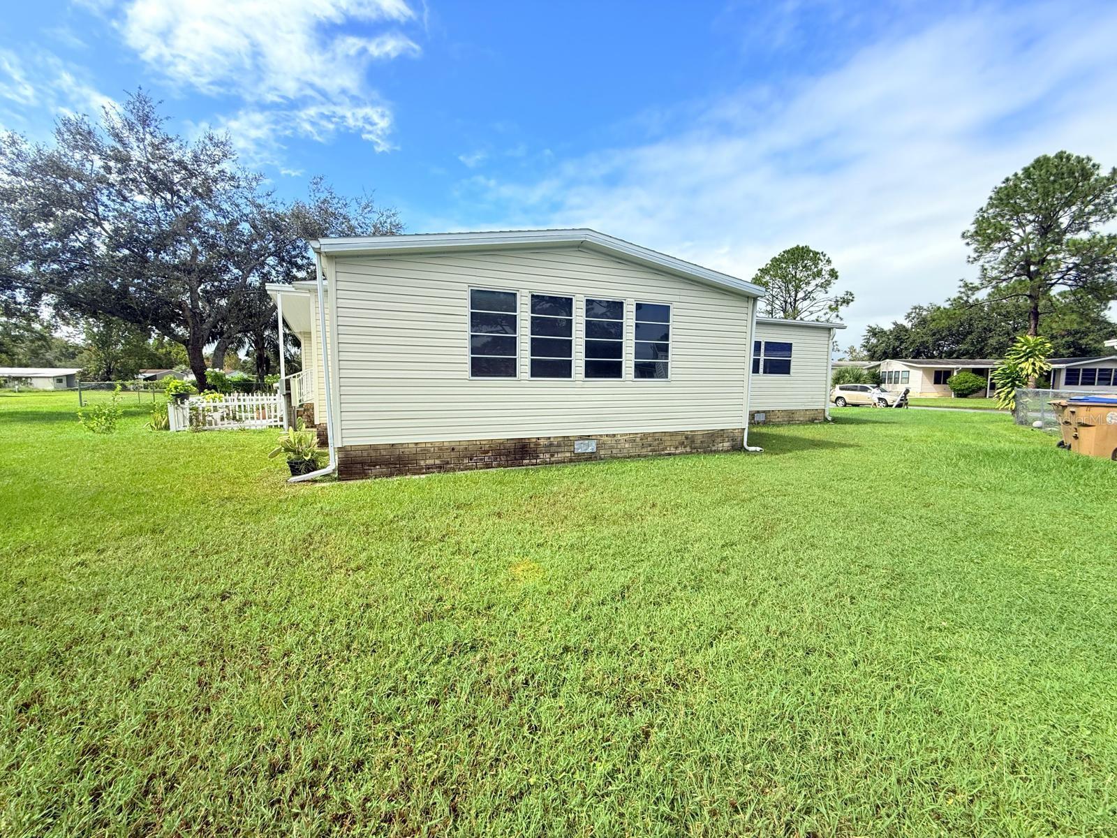 Image 6 of 40 For 220 Ellsworth Drive