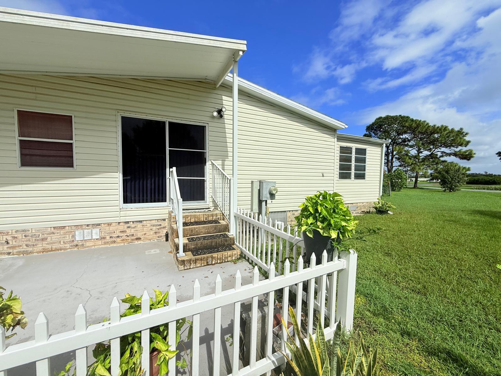 Image 8 of 40 For 220 Ellsworth Drive