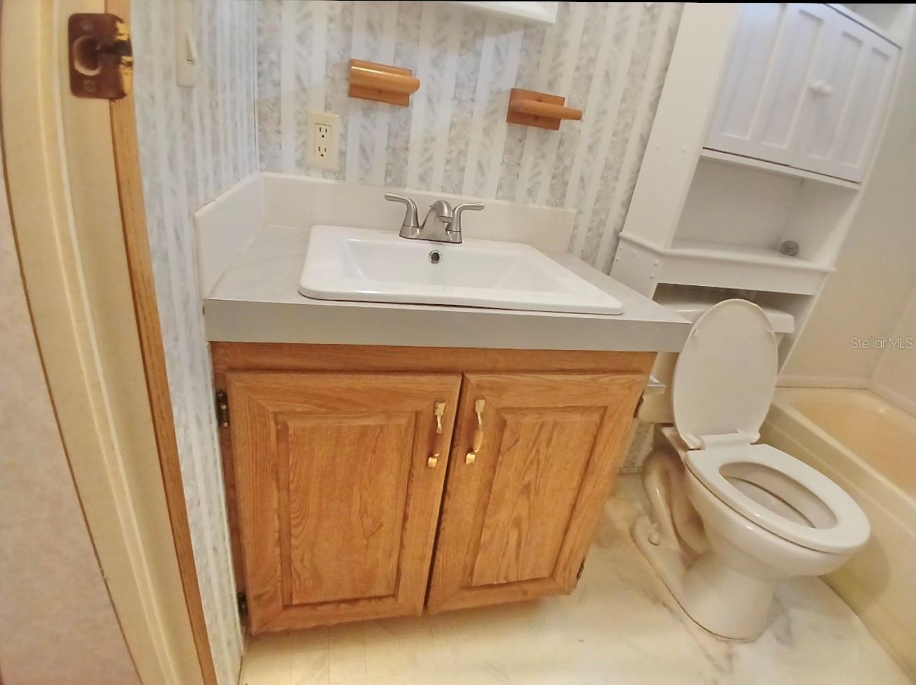 Image 19 of 62 For 4304 Oak View Avenue