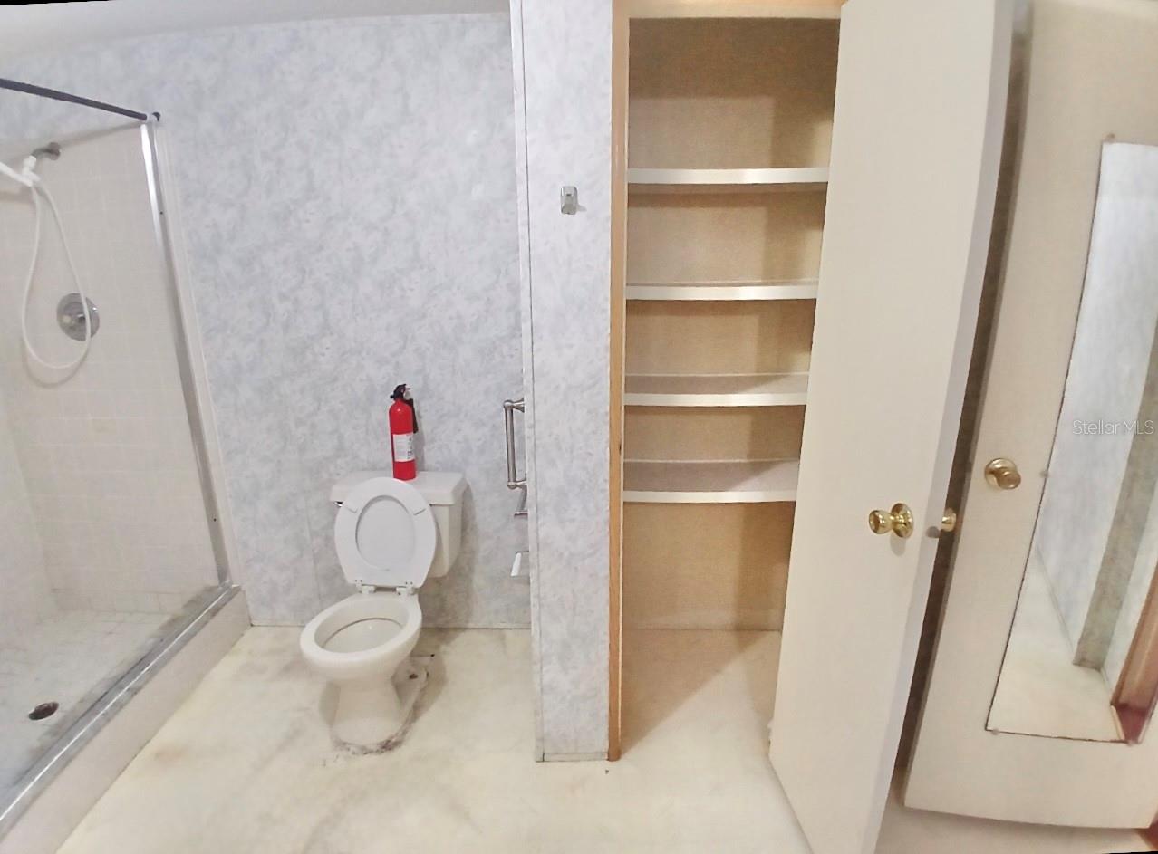 Image 43 of 62 For 4304 Oak View Avenue