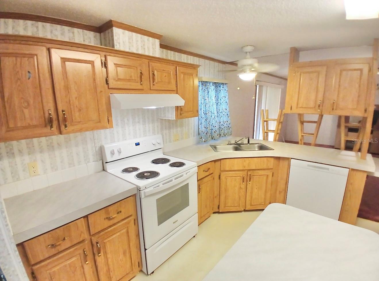 Image 7 of 62 For 4304 Oak View Avenue