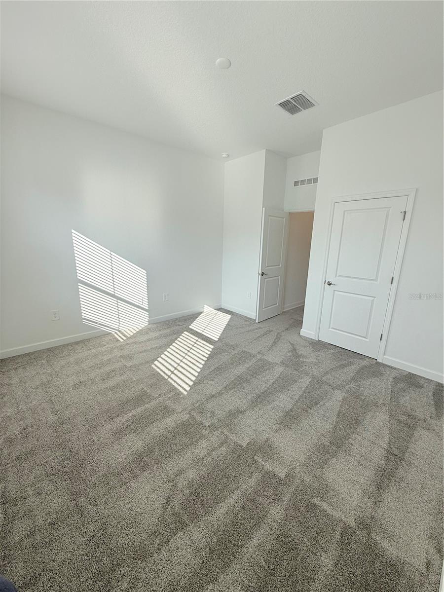 Image 19 of 25 For 5011 Barnet Drive