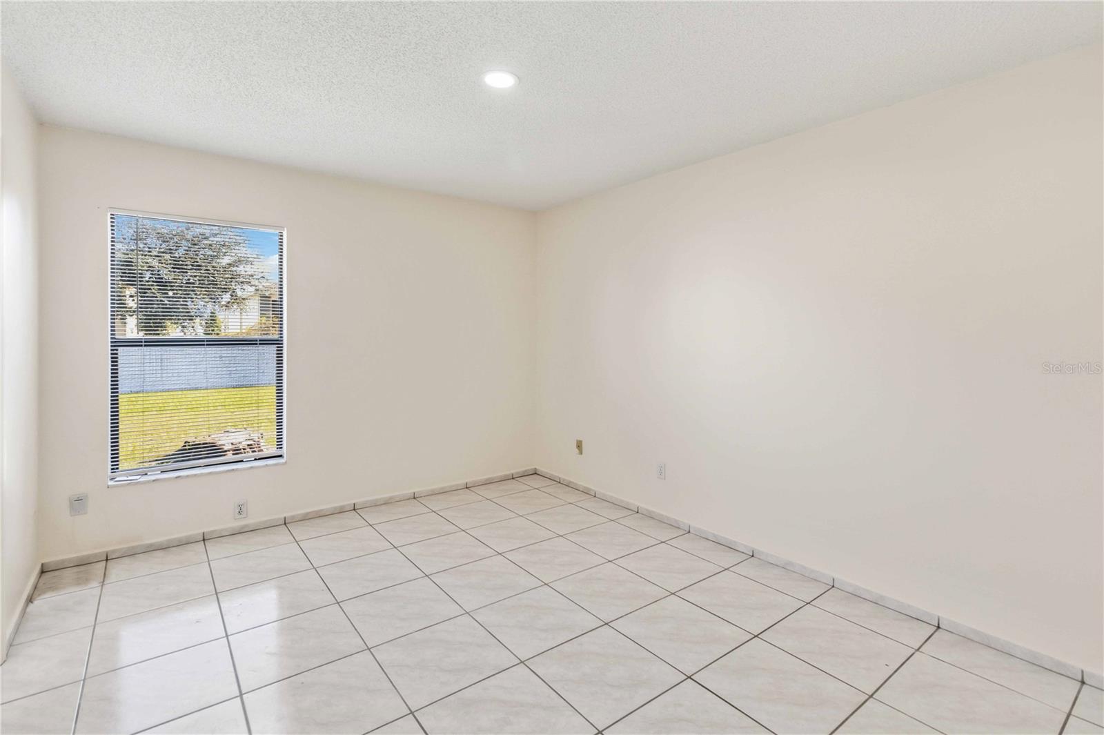 Image 12 of 25 For 2580 King Oak Circle