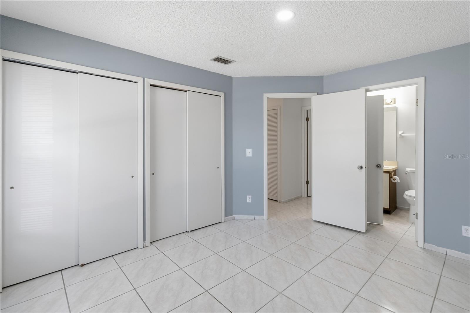 Image 17 of 25 For 2580 King Oak Circle