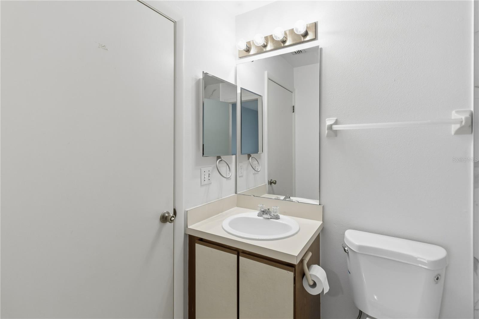 Image 18 of 25 For 2580 King Oak Circle