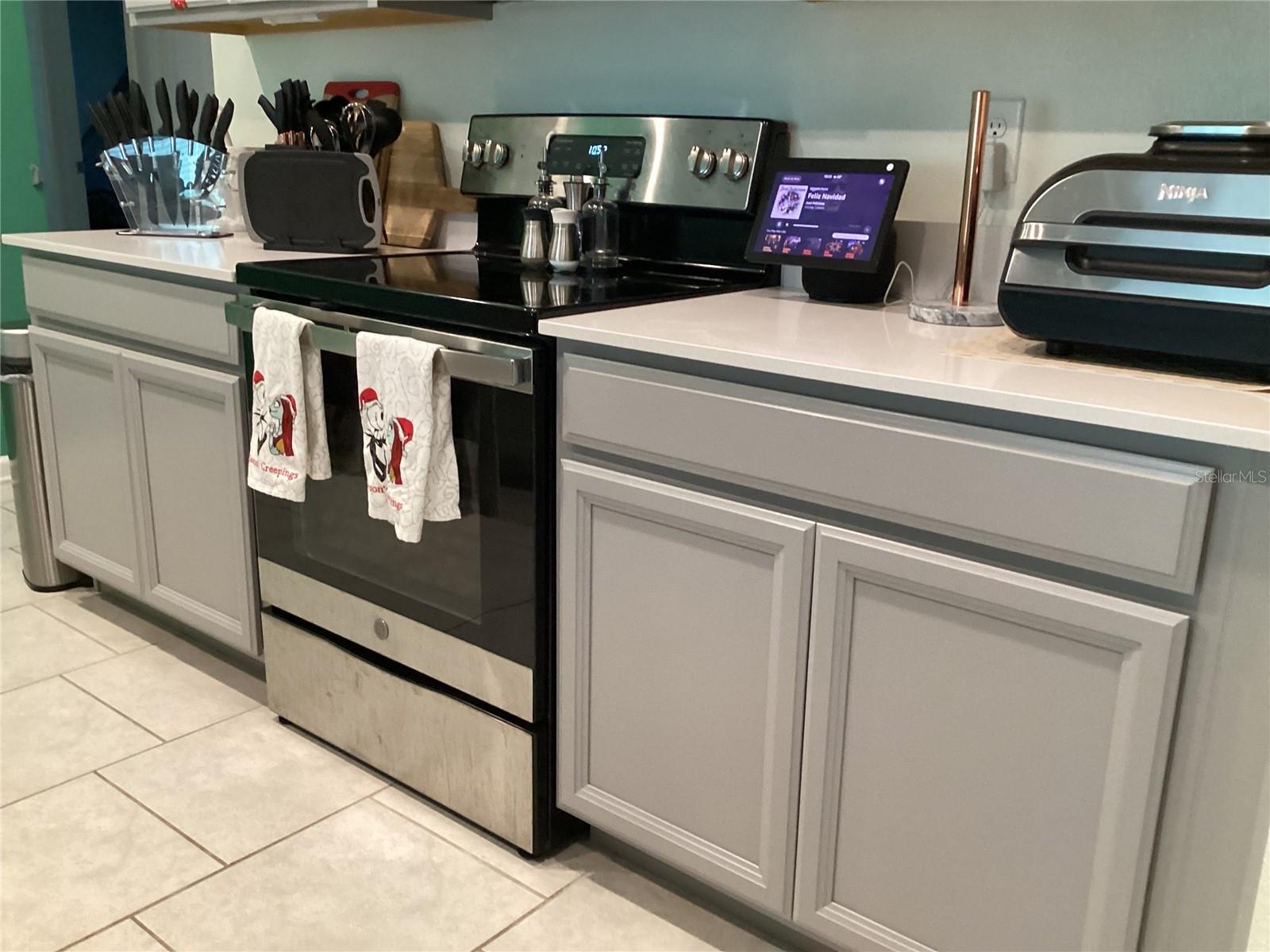 Image 12 of 42 For 260 Pershing Street