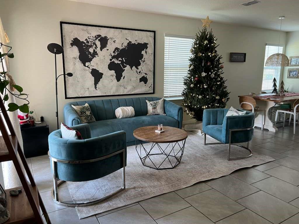 Image 4 of 43 For 12036 Holystone Street