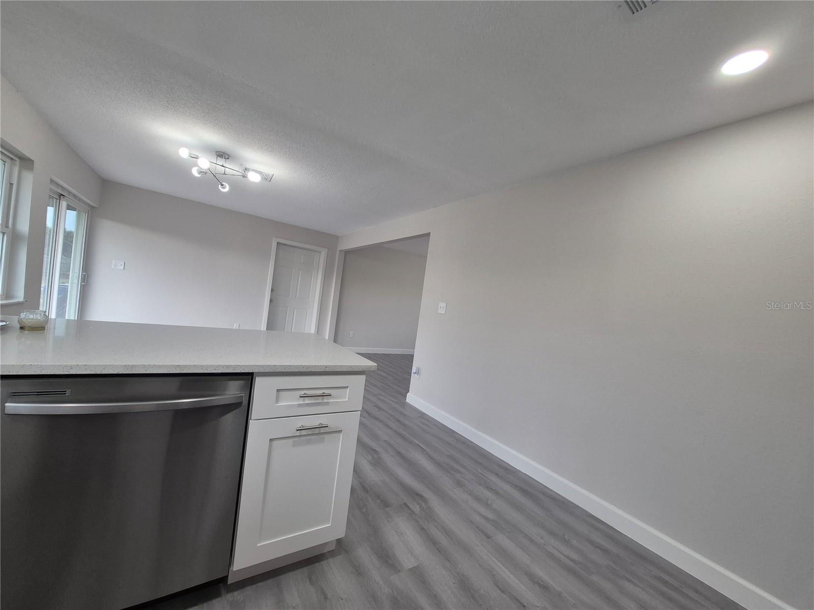 Image 16 of 48 For 980 Bacon Circle Ne