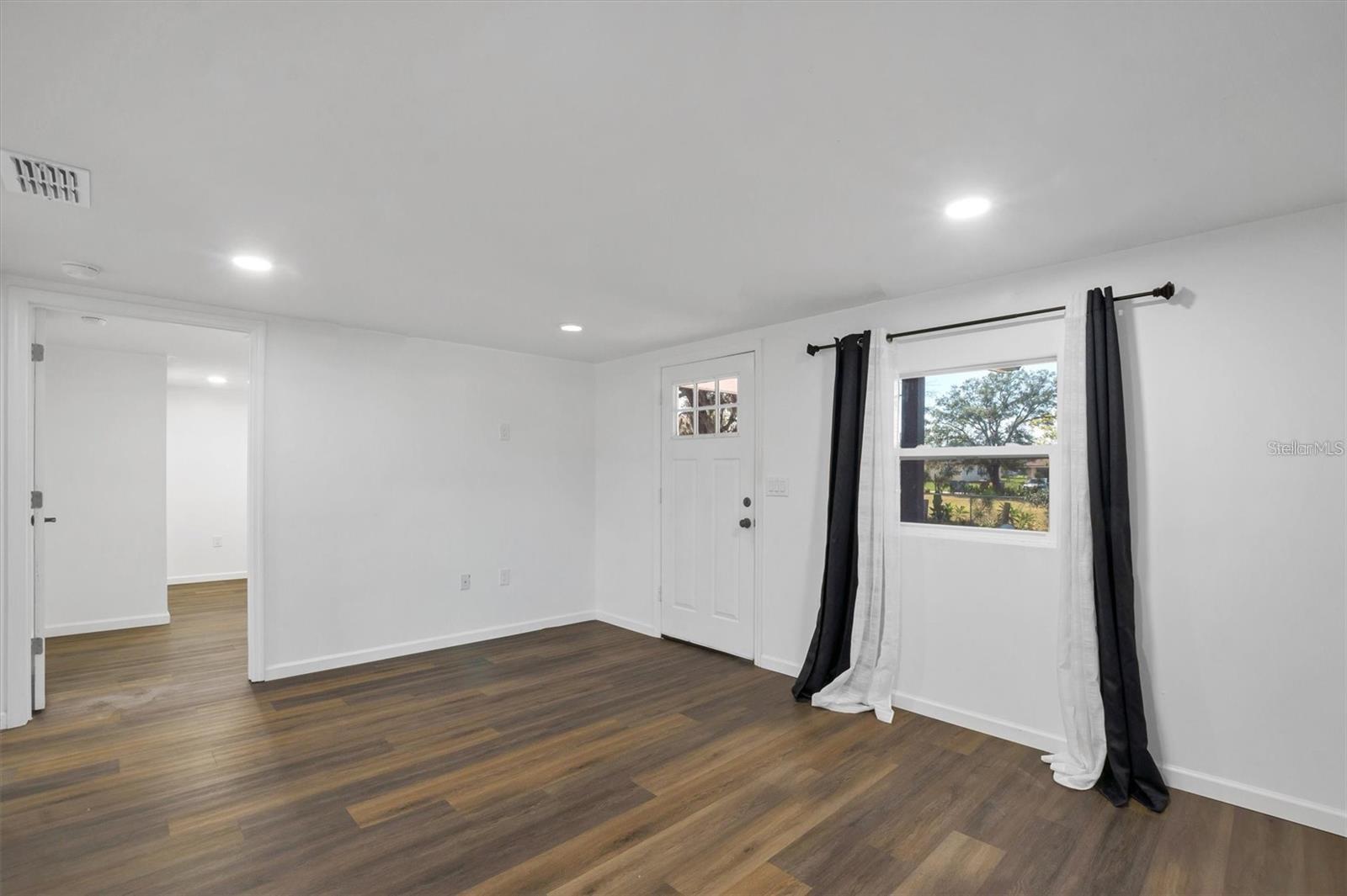 Image 10 of 23 For 414 Monroe Lane