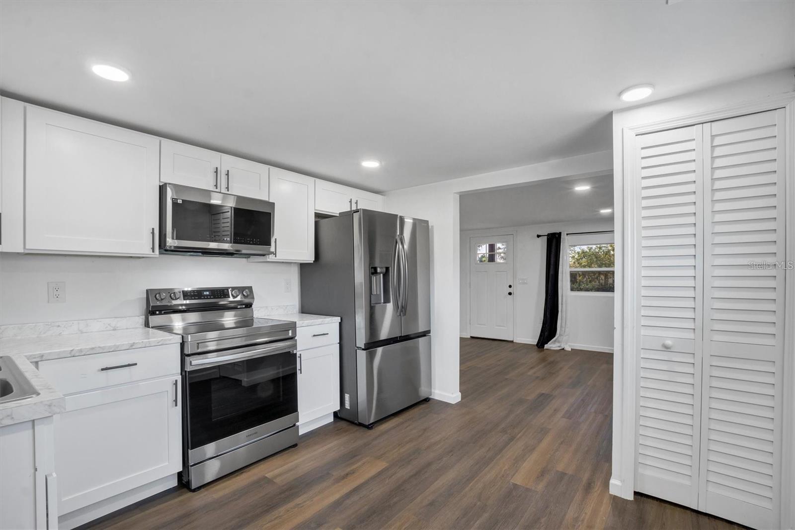 Image 16 of 23 For 414 Monroe Lane