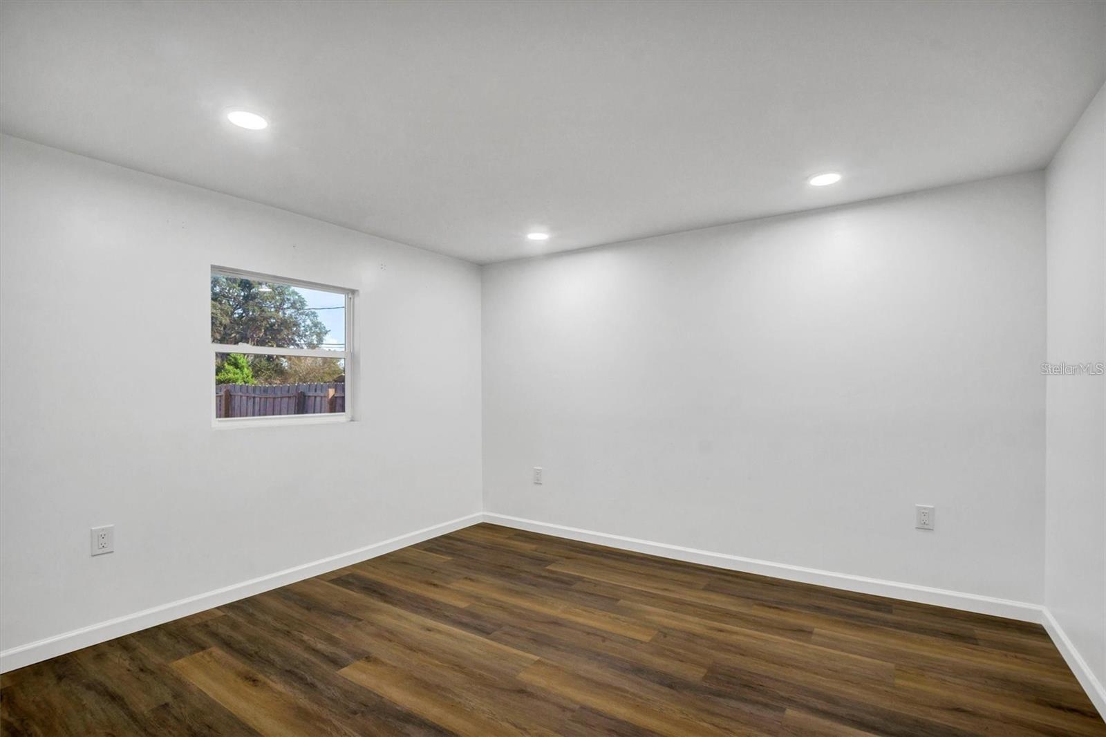 Image 19 of 23 For 414 Monroe Lane