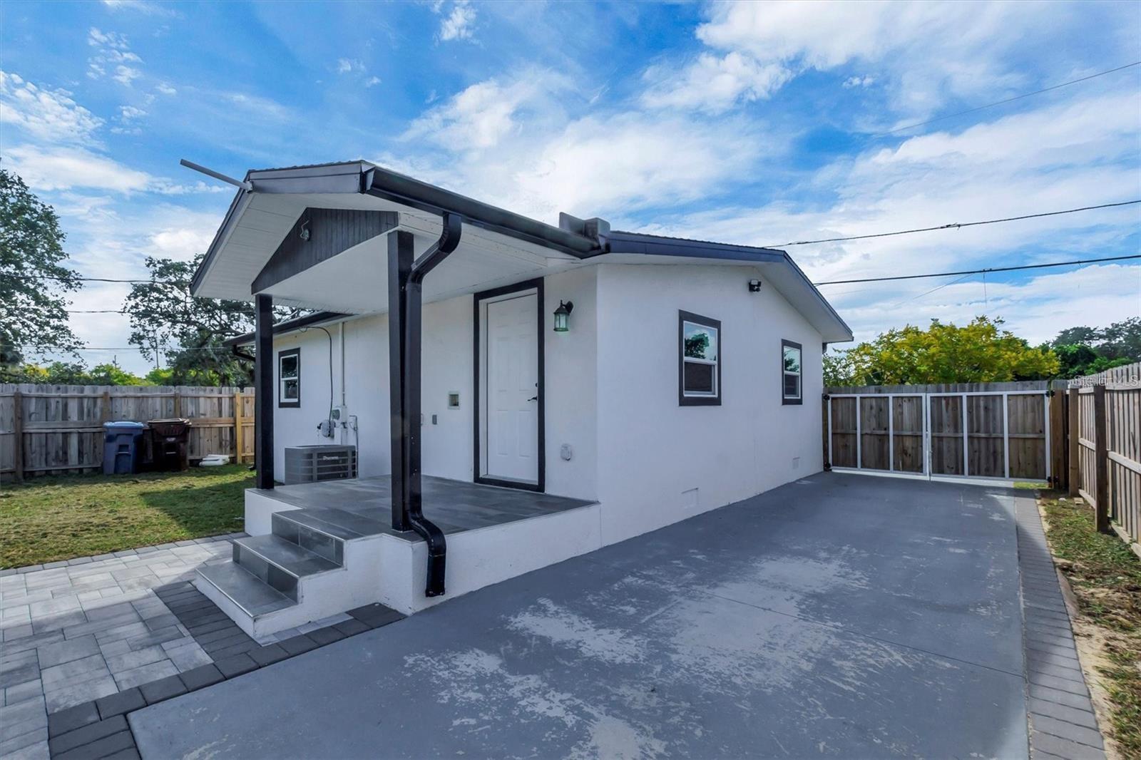 Image 21 of 23 For 414 Monroe Lane