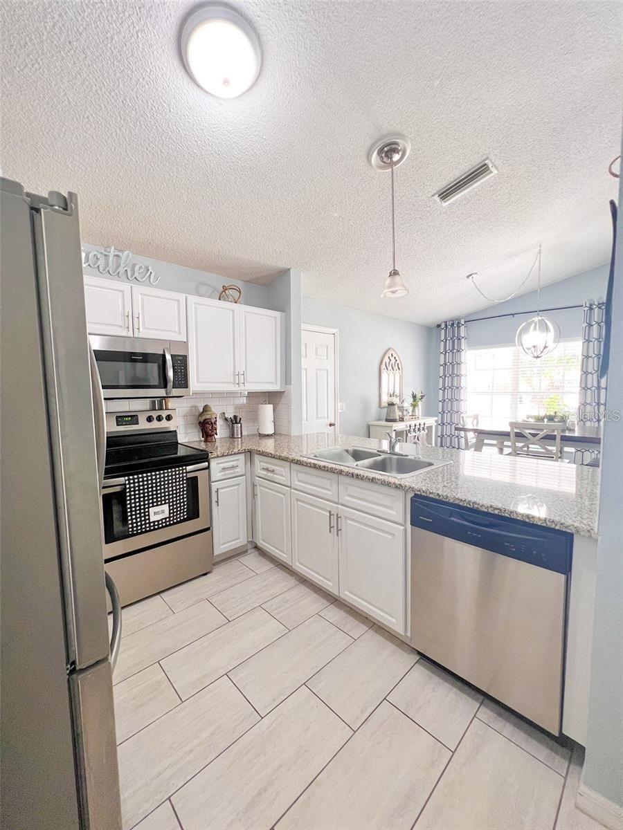 Image 10 of 31 For 307 Diamond Ridge Boulevard