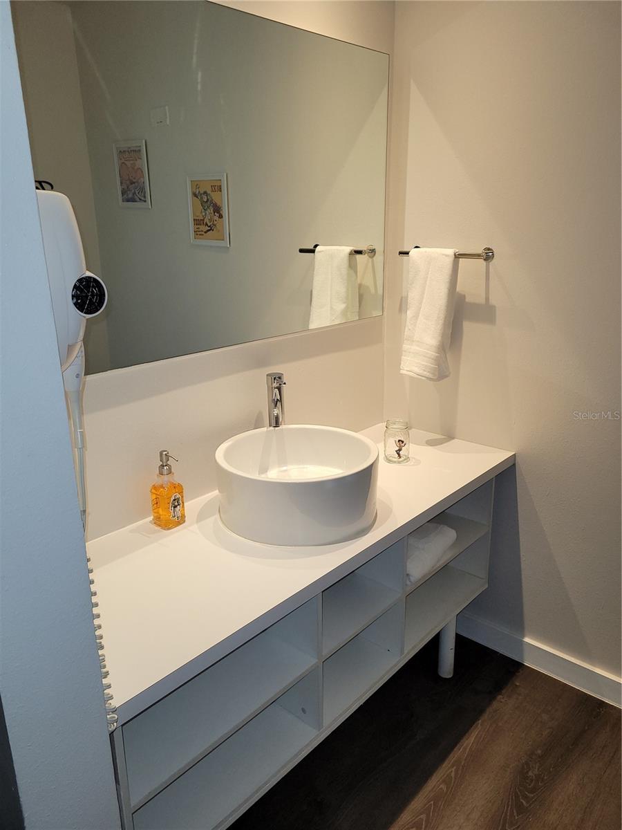 Image 4 of 8 For 5245 Irlo Bronson Mem Hwy 217