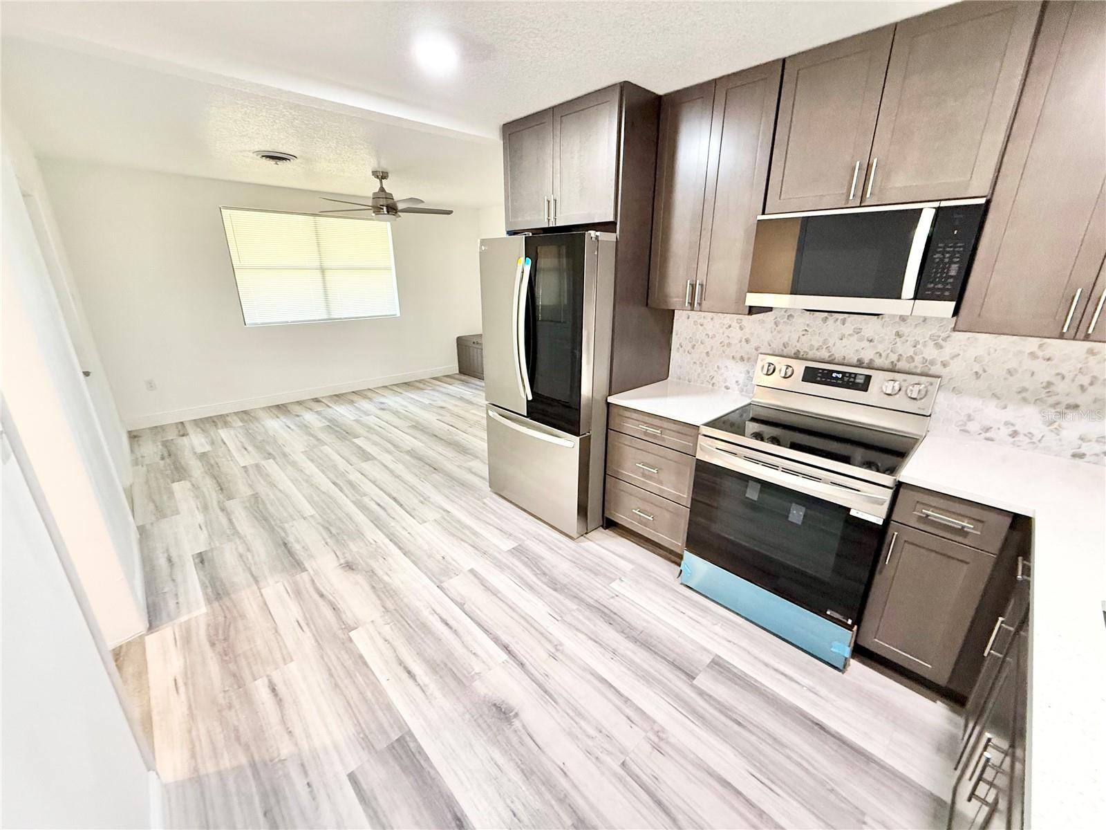 Image 10 of 27 For 2922 6th Avenue