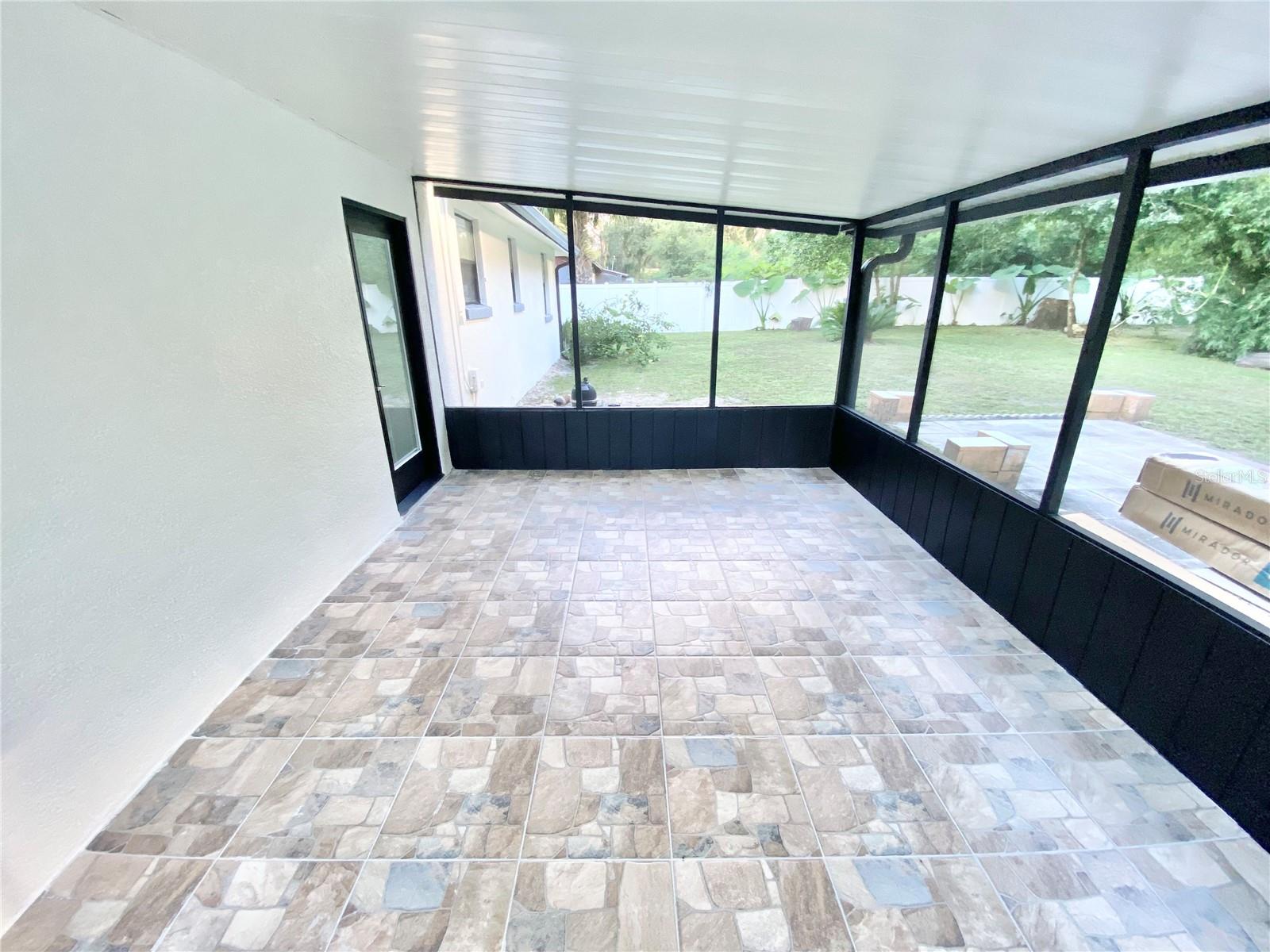 Image 23 of 27 For 2922 6th Avenue