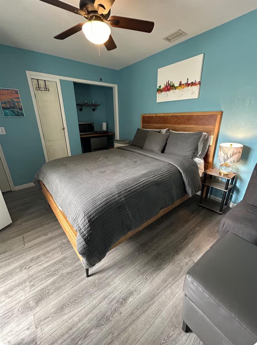 Image 3 of 12 For 4215 Laurel Street