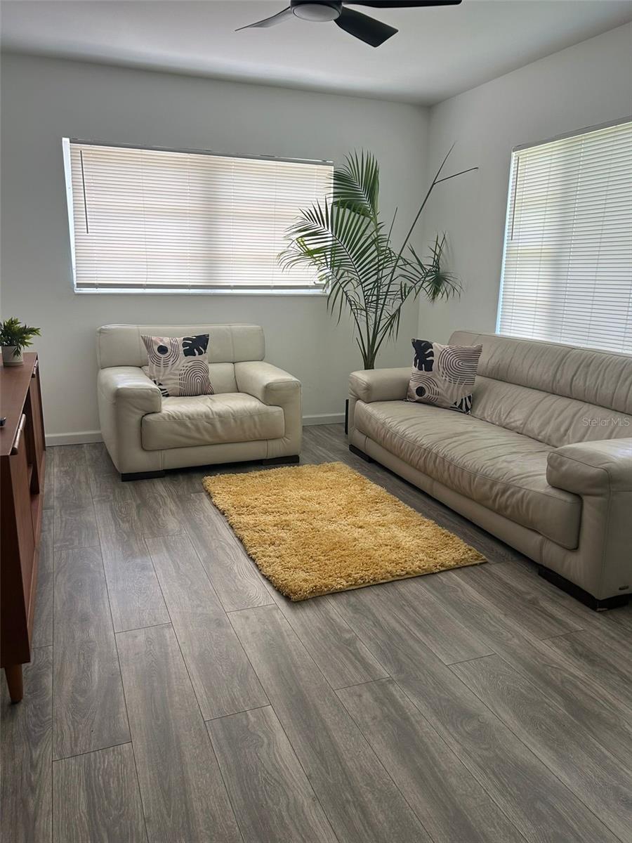 Image 6 of 12 For 4215 Laurel Street