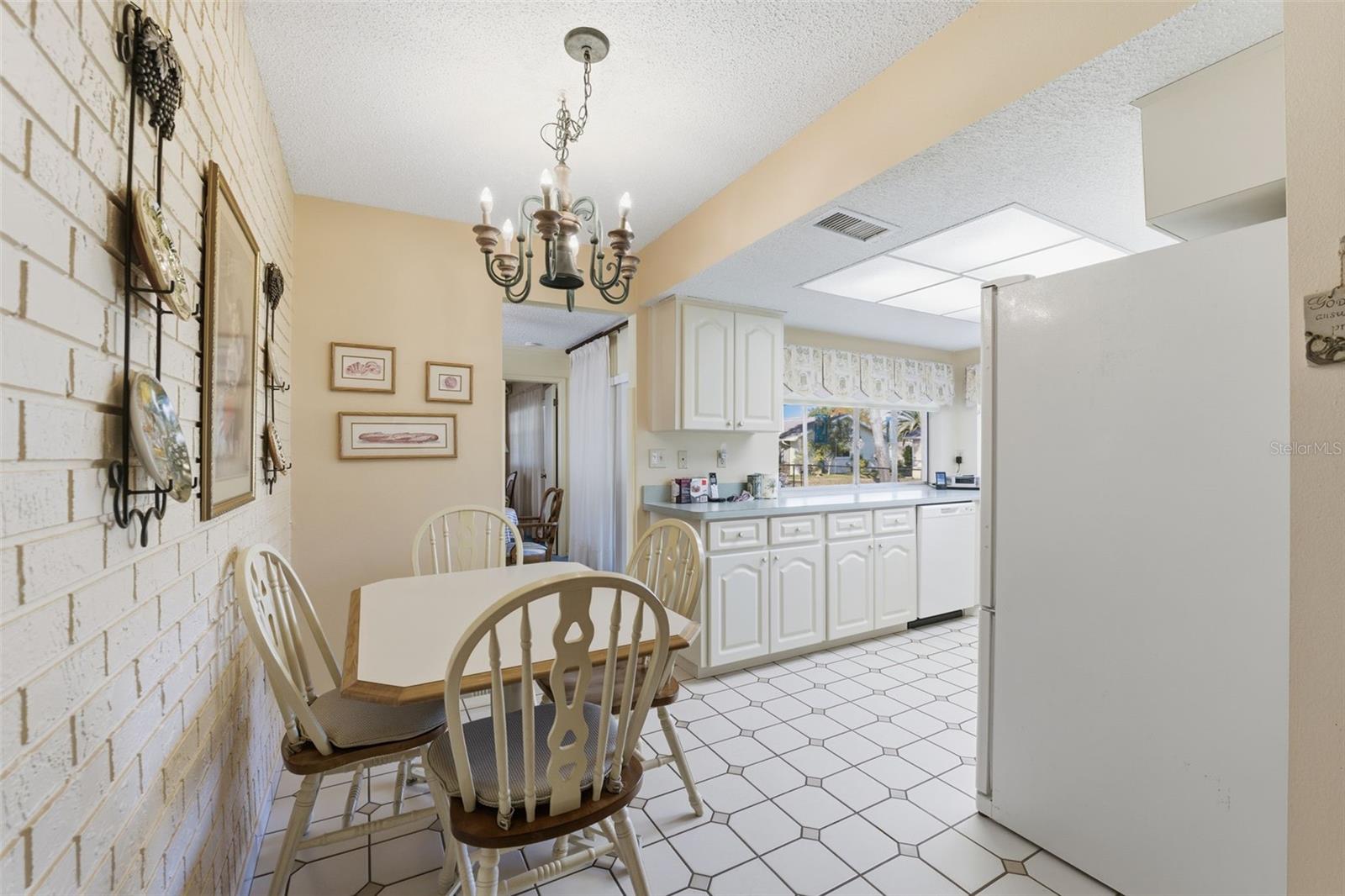 Image 9 of 27 For 8613 Stonehedge Way