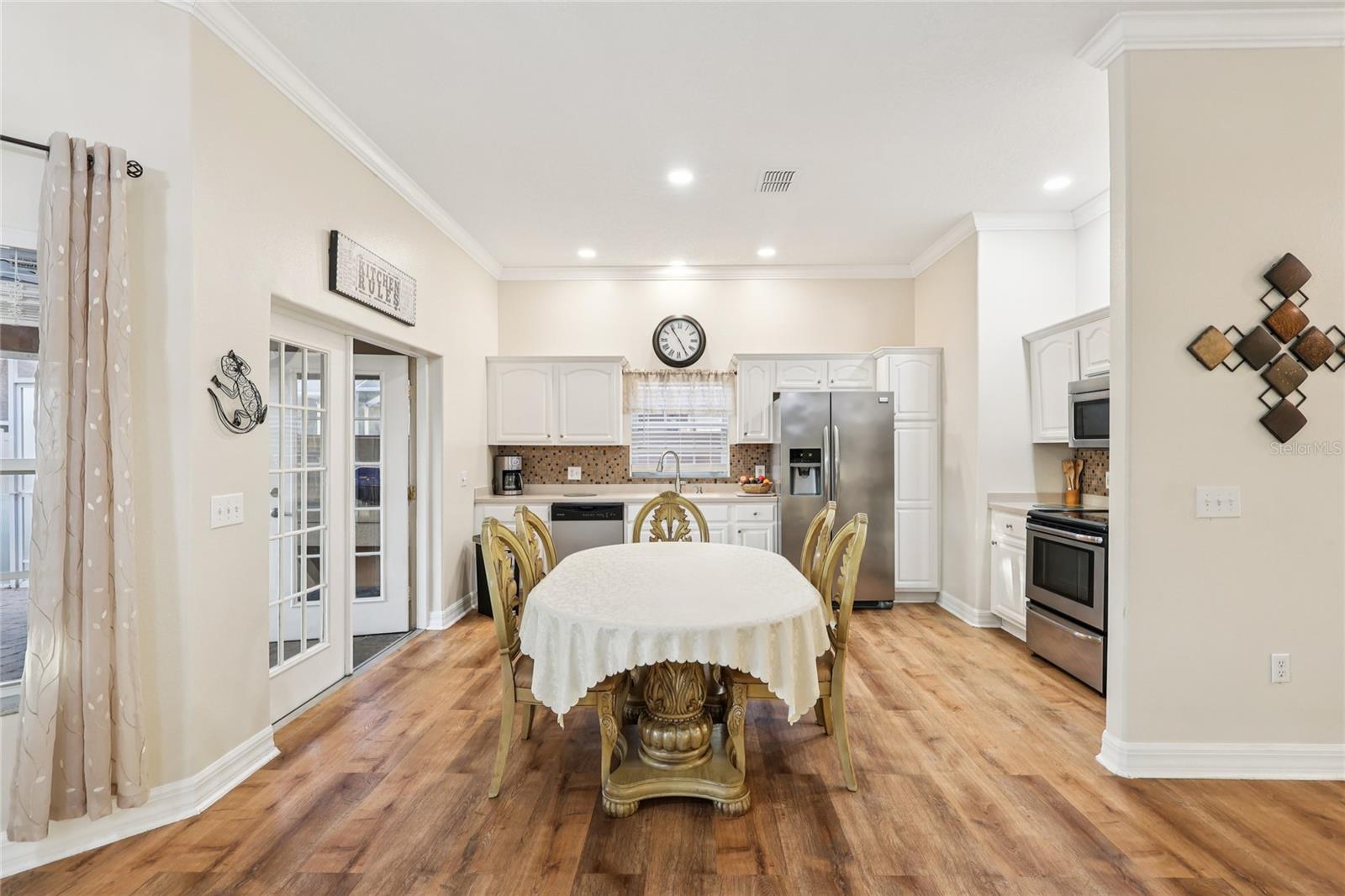 Image 10 of 60 For 215 Vista Drive