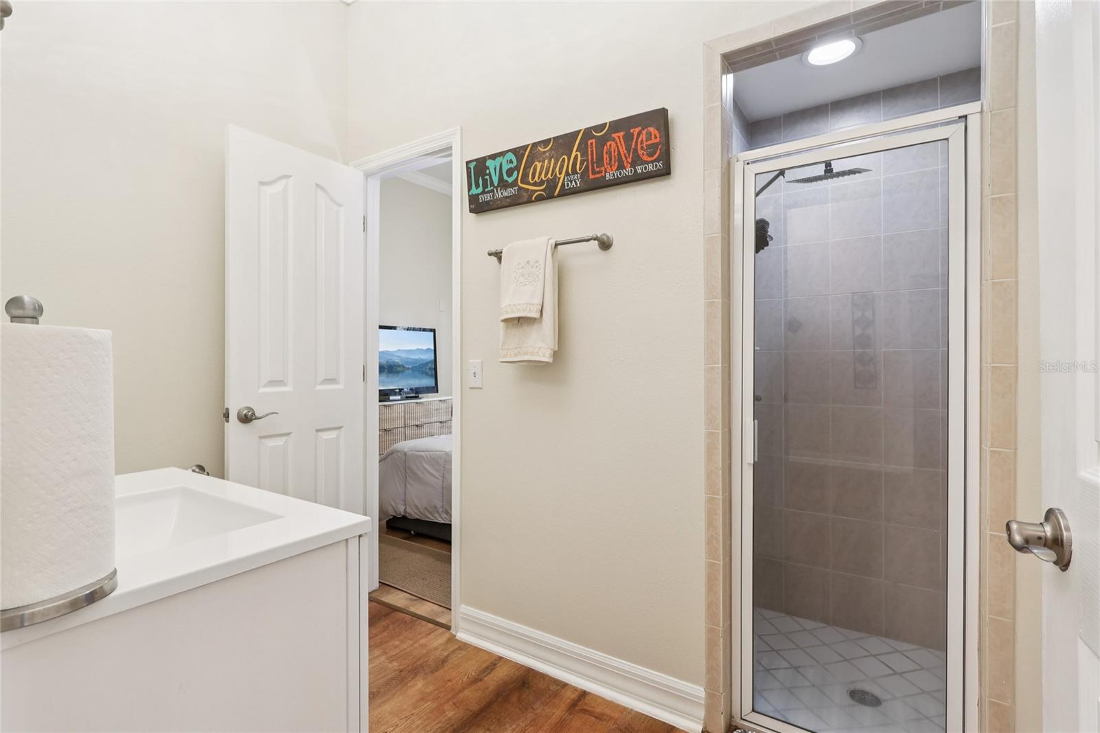 Image 17 of 60 For 215 Vista Drive