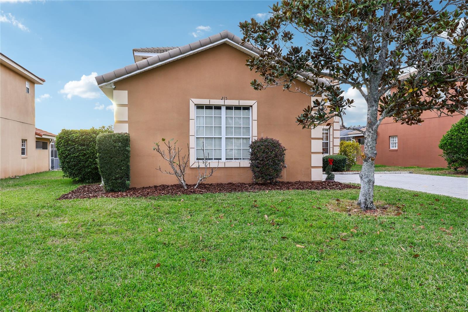 Image 2 of 60 For 215 Vista Drive