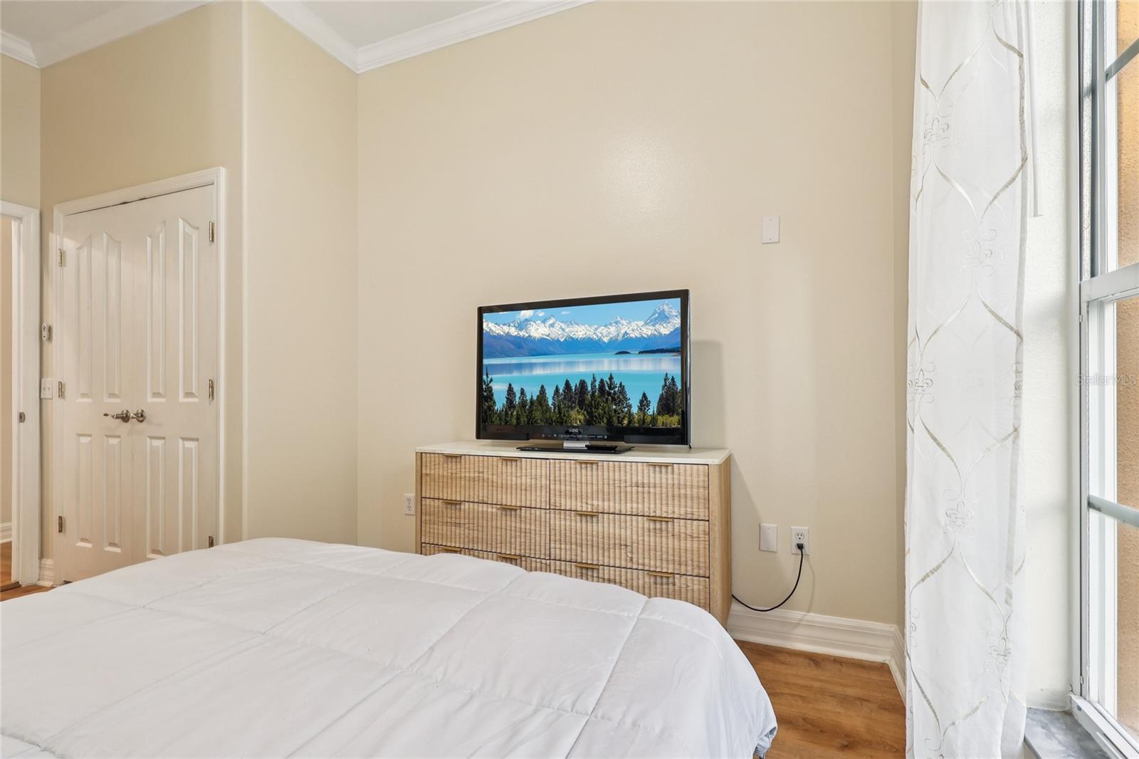 Image 20 of 60 For 215 Vista Drive