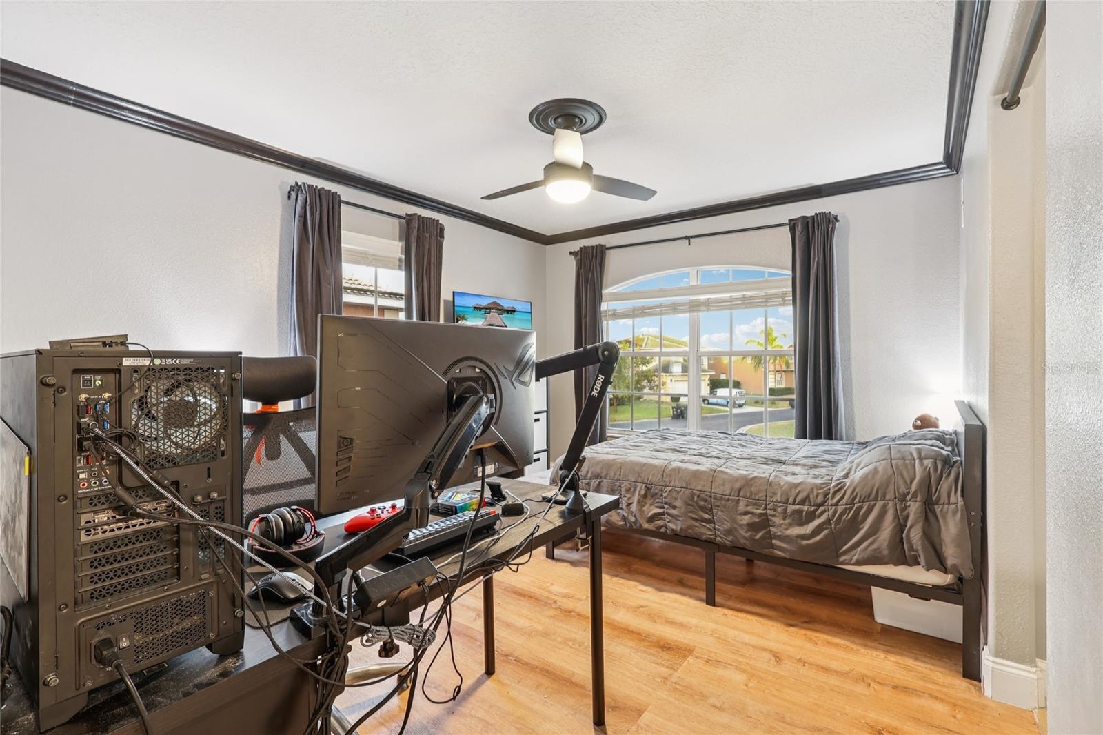 Image 28 of 60 For 215 Vista Drive