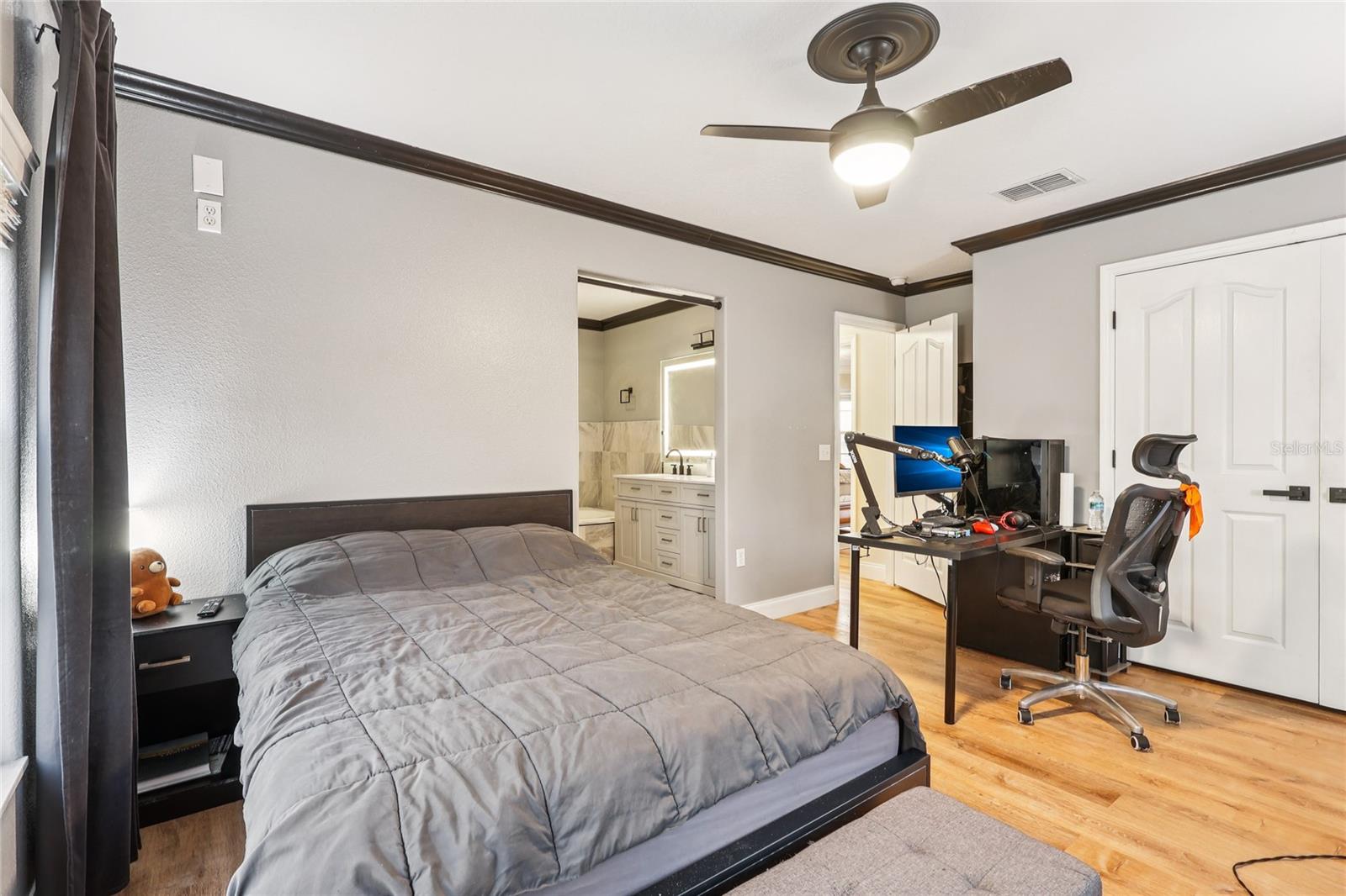 Image 29 of 60 For 215 Vista Drive