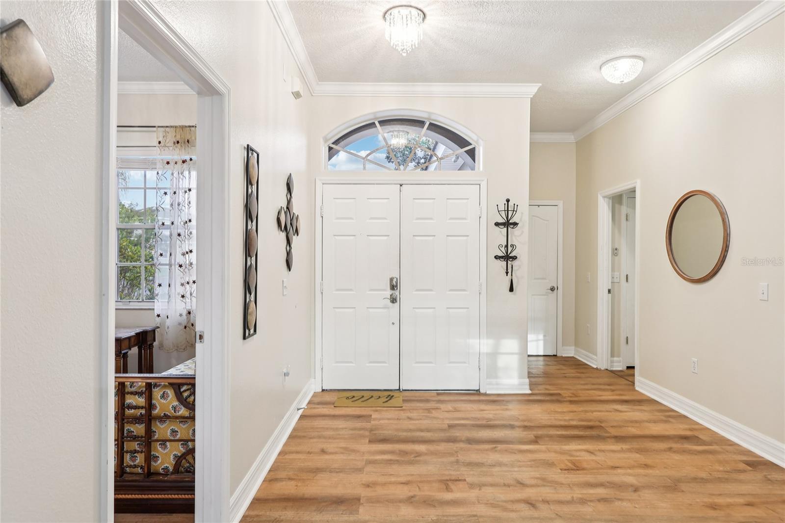 Image 5 of 60 For 215 Vista Drive