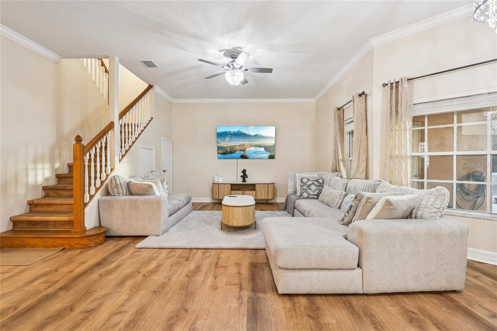 Image 8 of 60 For 215 Vista Drive