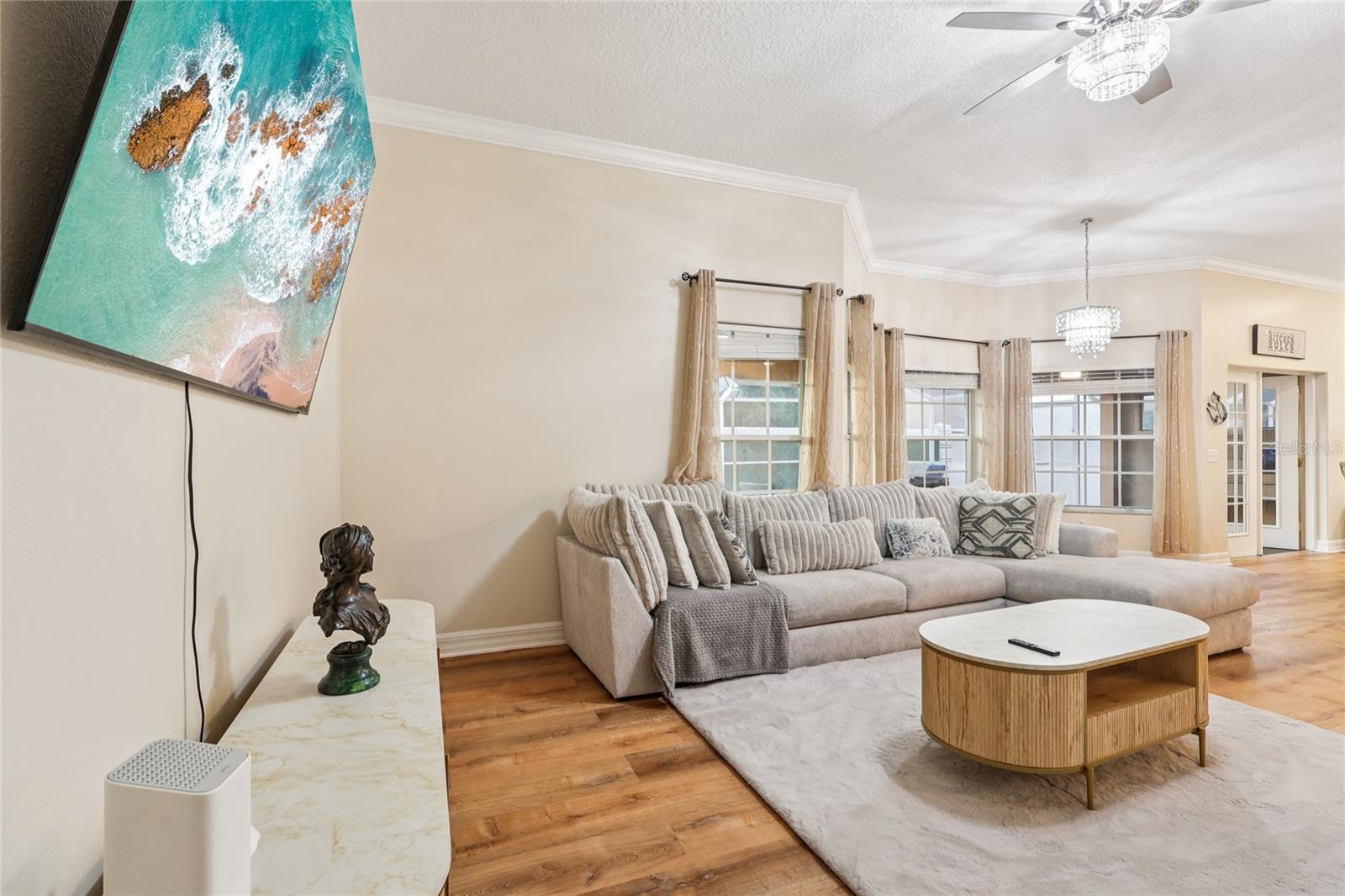 Image 9 of 60 For 215 Vista Drive