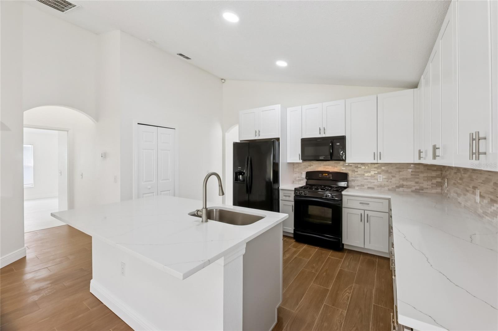 Image 12 of 38 For 221 Garberia Drive