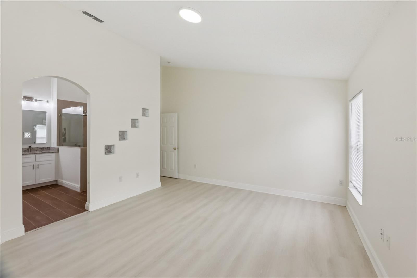 Image 17 of 38 For 221 Garberia Drive