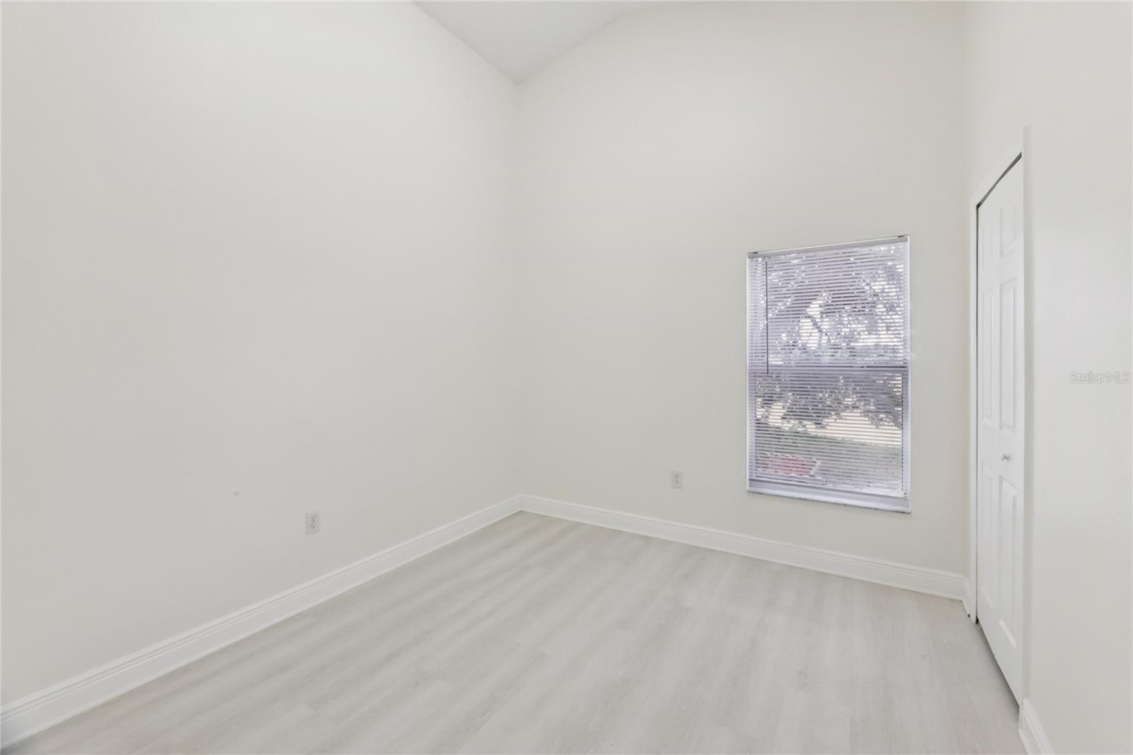 Image 18 of 38 For 221 Garberia Drive