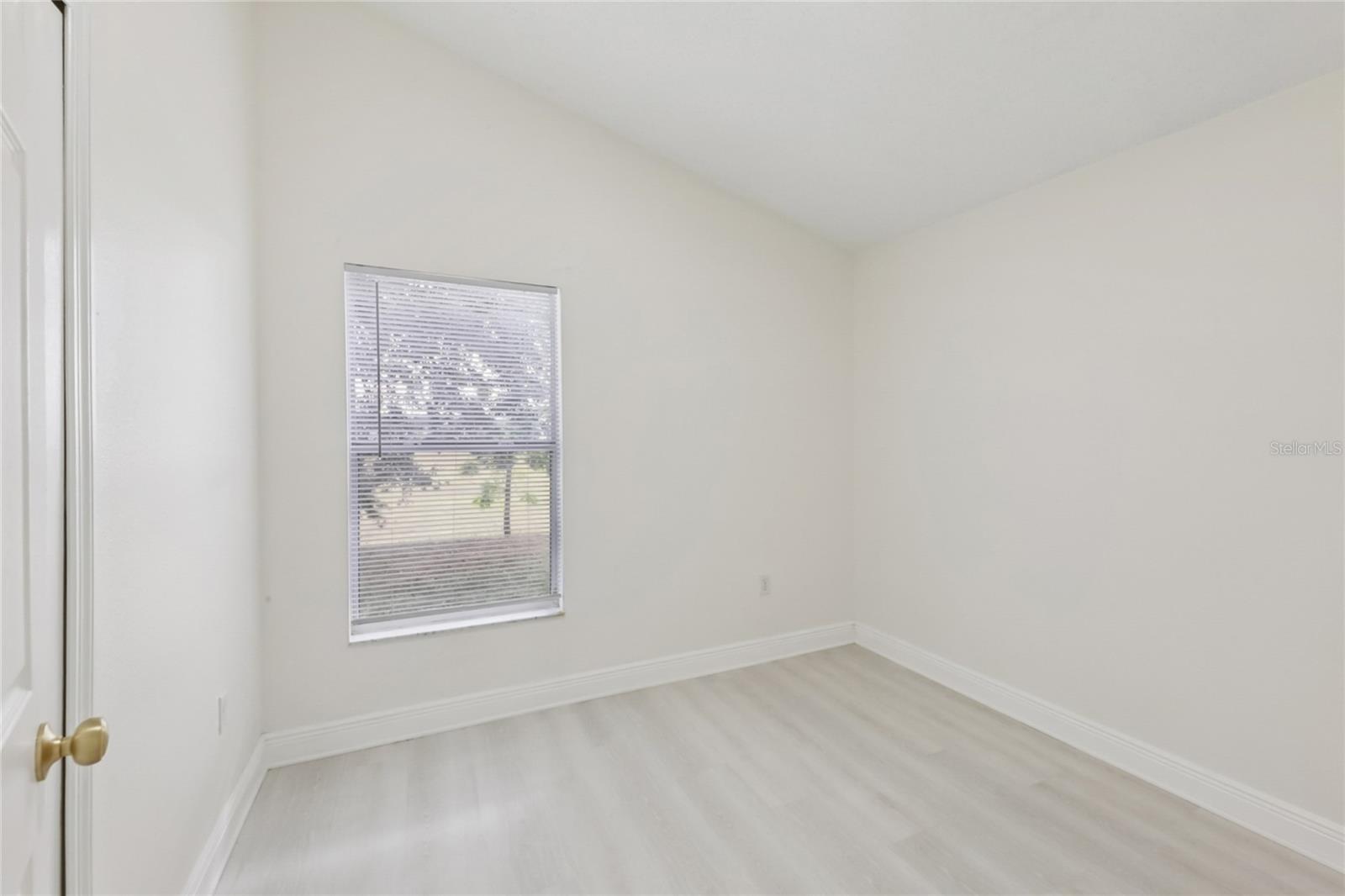 Image 20 of 38 For 221 Garberia Drive