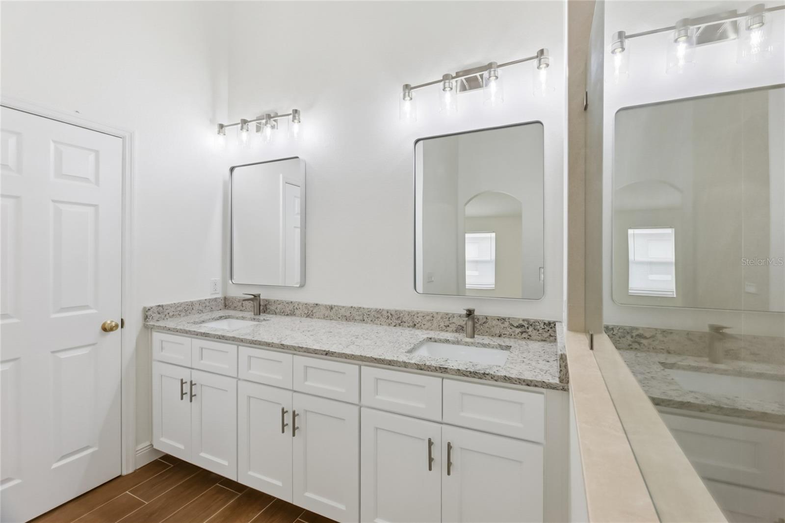 Image 26 of 38 For 221 Garberia Drive