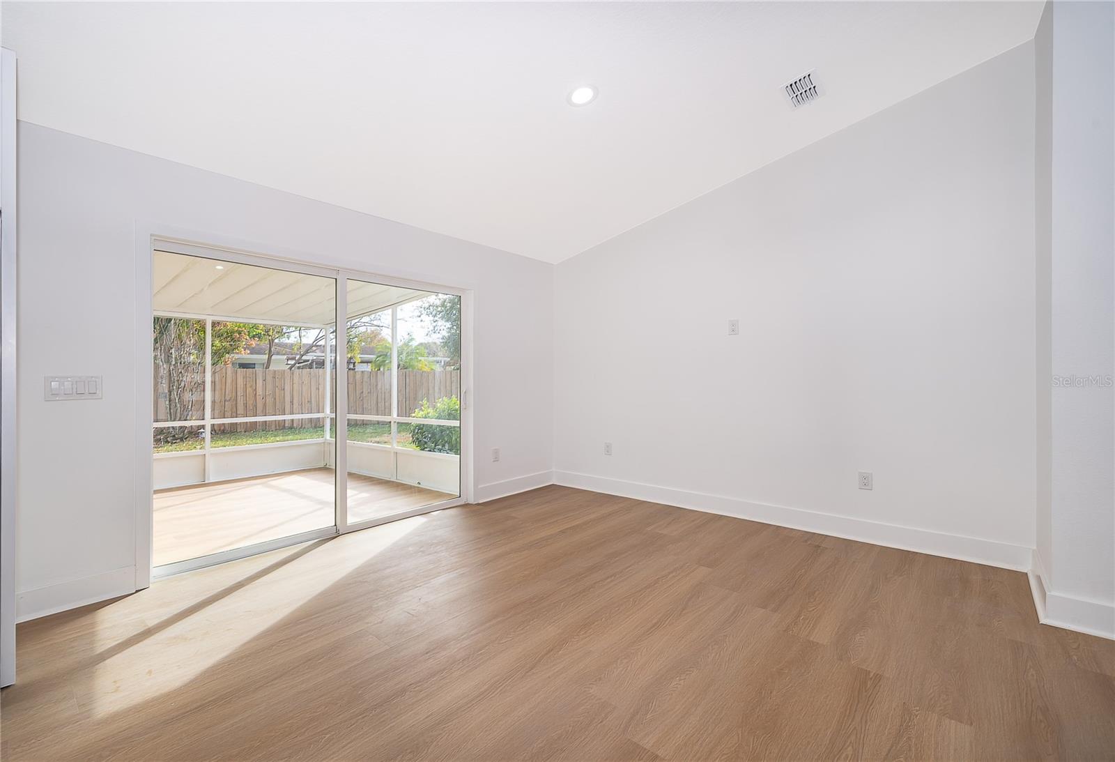 Image 10 of 42 For 5116 Jeannine Court