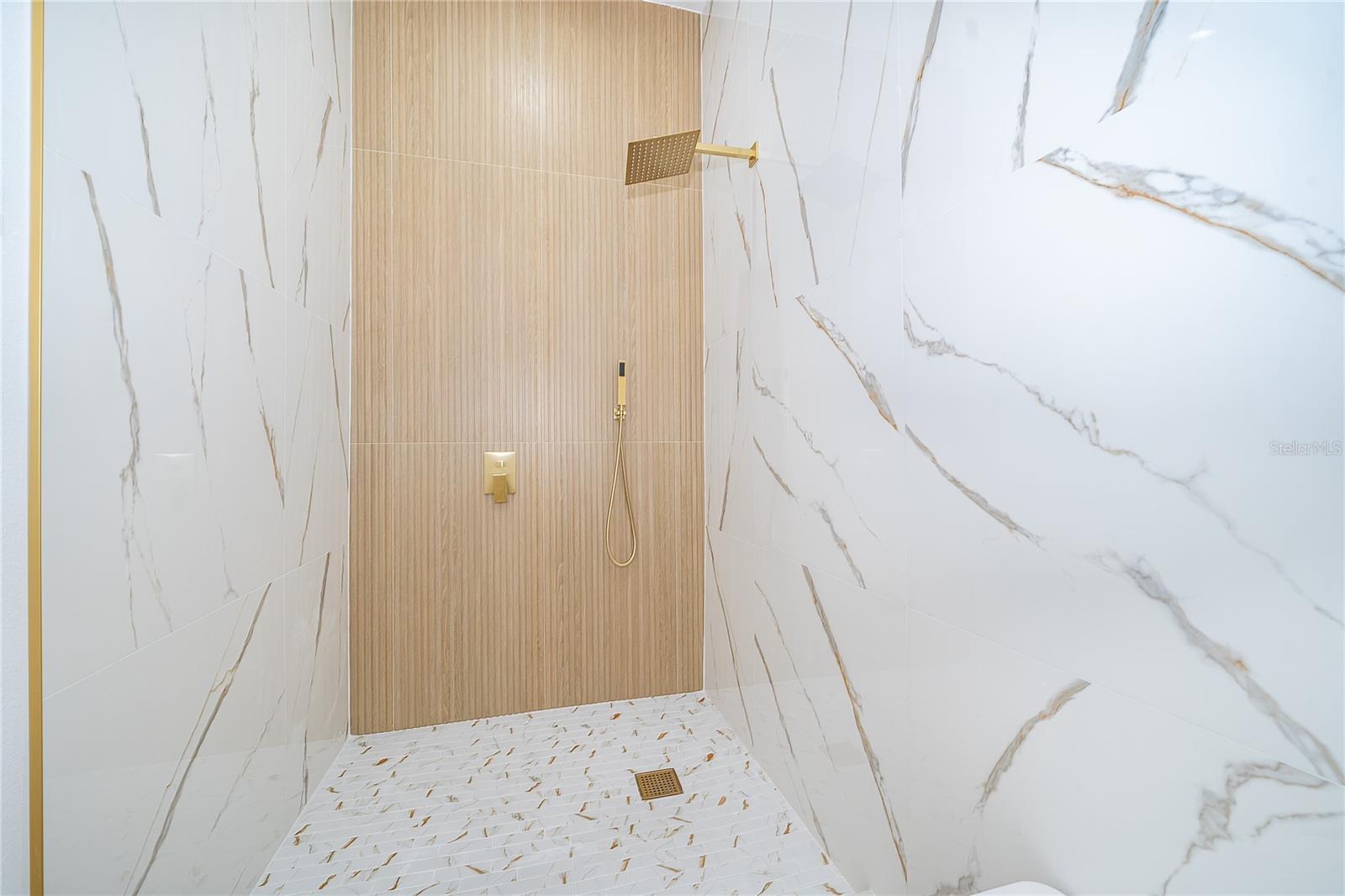 Image 23 of 42 For 5116 Jeannine Court