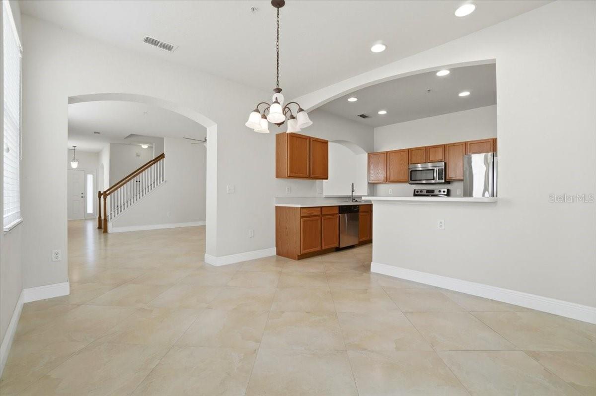 Image 11 of 41 For 3000 Ashland Lane S