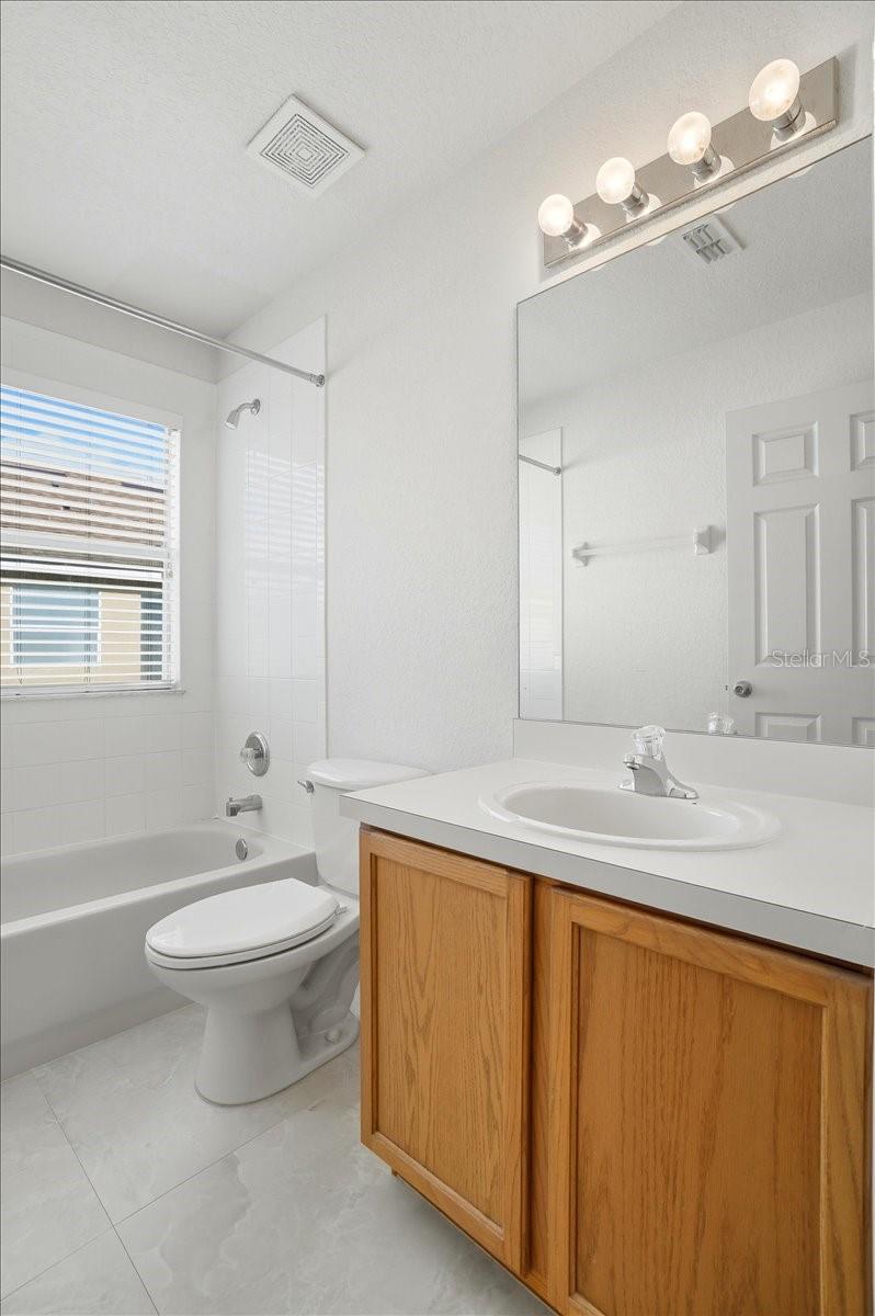 Image 24 of 41 For 3000 Ashland Lane S